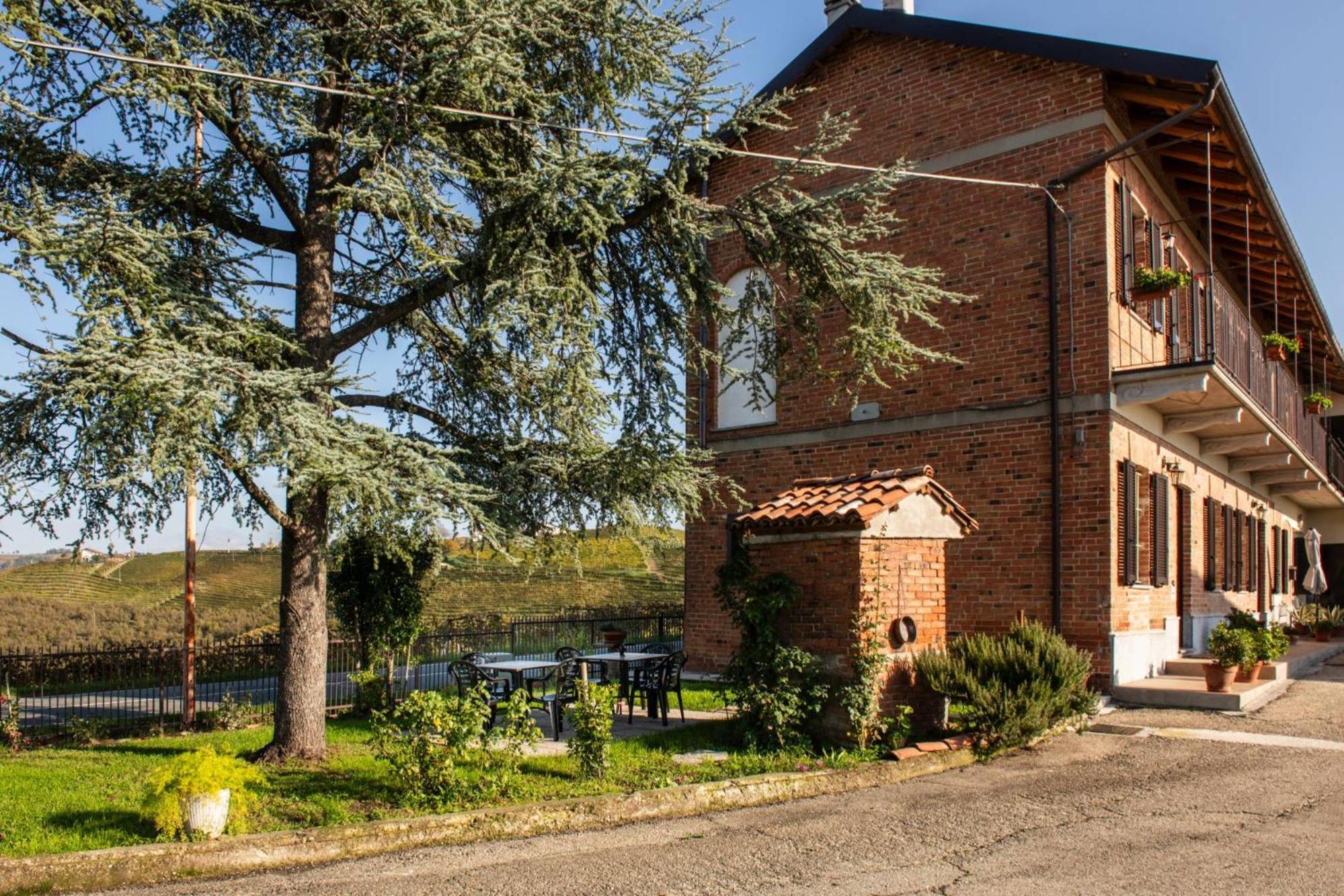 Casa Rubbo - Appartamento 'Como' Nelle Langhe Alba  Exterior foto